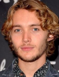 Toby Regbo