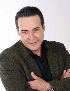 César Évora