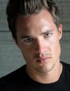 Alexander Dreymon