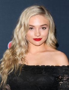 Natalie Alyn Lind