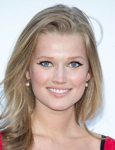 Toni Garrn