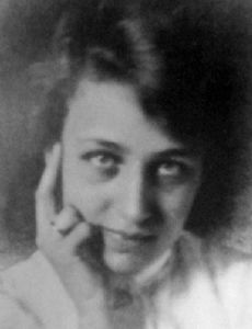 Mae Costello