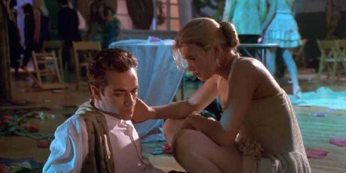 Luke Perry and Kristy Swanson