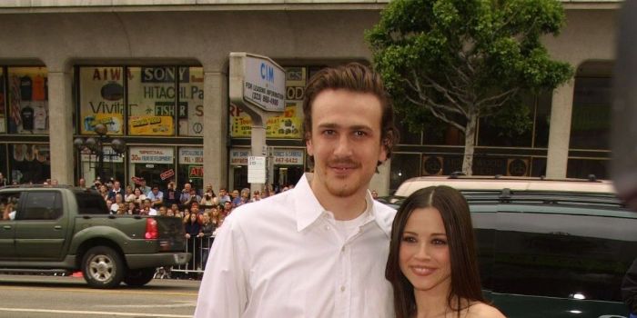 Jason Segel and Linda Cardellini