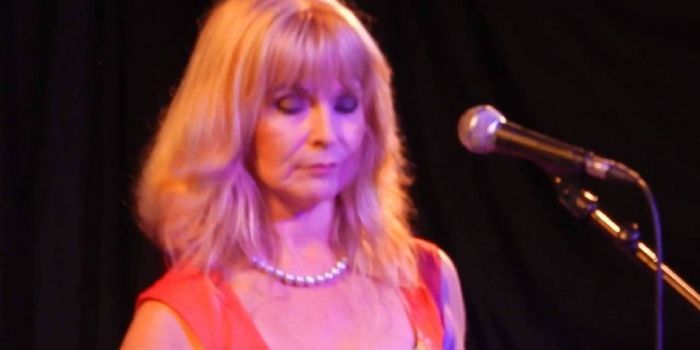 toyah dating Toyah willcox was a punk singer in the eighties, and dressed to match but at 58 she's discovered that the best way to be noticed is to be feminine she demonstrate her newfound love of skirts and dresses. toyah dating Toyah willcox was a punk singer in the eighties, and dressed to match but at 58 she's discovered that the best way to be noticed is to be feminine she demonstrate her newfound love of skirts and dresses.