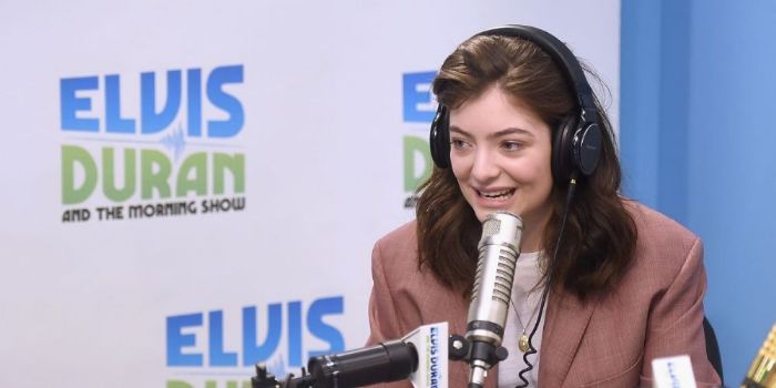 lord dating Ella marija lani yelich-o'connor (born 7 november 1996), known professionally as lorde (pronounced lord), is a new zealand singer, songwriter, and record producer who holds both new zealand and croatian citizenship. lord dating Ella marija lani yelich-o'connor (born 7 november 1996), known professionally as lorde (pronounced lord), is a new zealand singer, songwriter, and record producer who holds both new zealand and croatian citizenship.