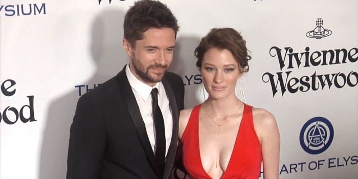 Topher Grace and Ashley Hinshaw