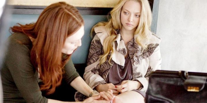 Amanda Seyfried and Julianne Moore