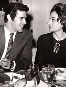 Sonia Infante and Andrés García