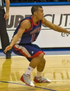 Stephen Holt (basketball)