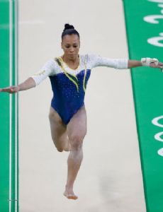 Lorrane Oliveira