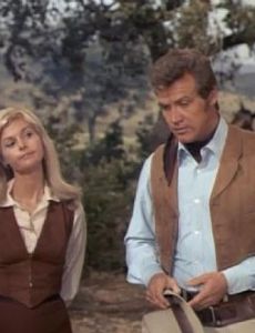 Lee Majors and Carol Lynley