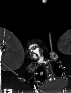 Ian Wallace (drummer)