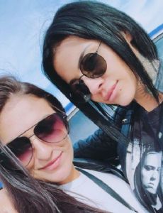 Zahra Schreiber and Daria Berenato