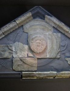 Bath Gorgon
