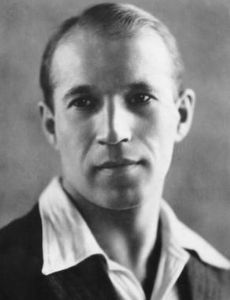 Cecil Lewis