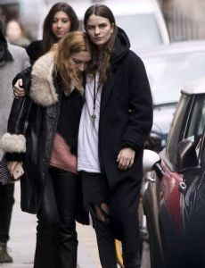 Joséphine de La Baume and Eliot Sumner