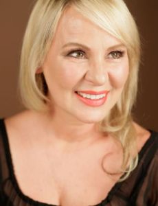Wendee Lee