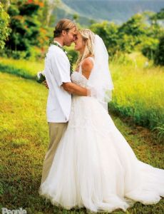 Bethany Hamilton and Adam Dirks