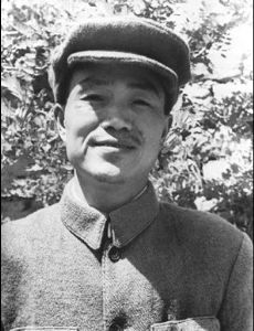 Hu Qiaomu