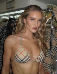 Rosie Huntington-Whiteley