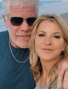 Ron Perlman and Allison Dunbar