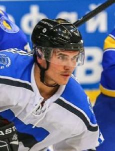 Alexander Kuznetsov (ice hockey)