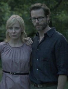 Guy Pearce and Amy Ryan