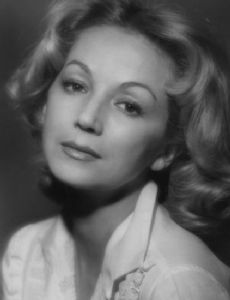 Carmen de la Maza
