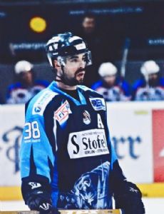 Yannick Tremblay (ice hockey b. 1975)