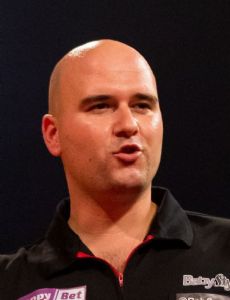 Rob Cross (darts player)