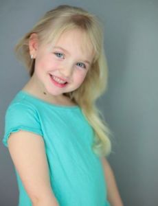 Ava Telek