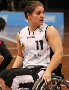 Maya Lindholm