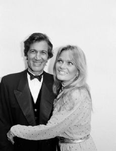Stan Dragoti and Valerie Perrine