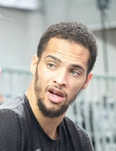 Michael Dixon (basketball)