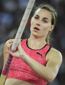 Ninon Guillon-Romarin