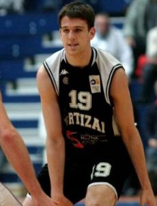 Aleksandar Mitrović (basketball)