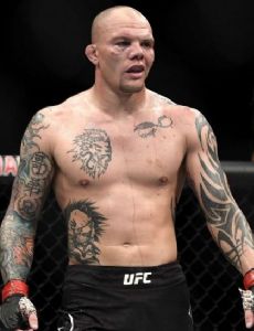 Anthony Smith