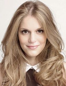Caroline De Moraes