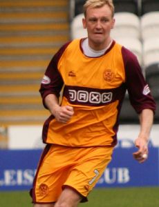 Stephen Hughes (footballer born 1982)