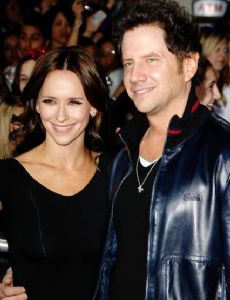 Jennifer Hewitt and Jamie Kennedy
