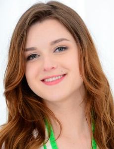 Alex Mae