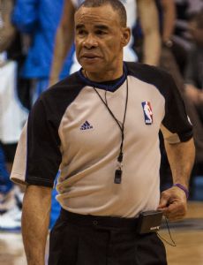 Dan Crawford (basketball referee)