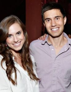 Allison Williams and Ricky Van Veen