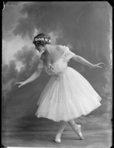 Lisa Steier