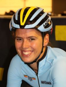 Annelies Dom