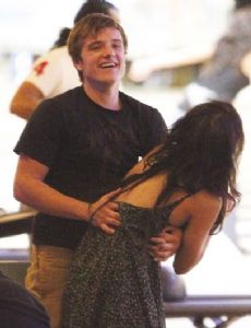 Vanessa Hudgens and Josh Hutcherson