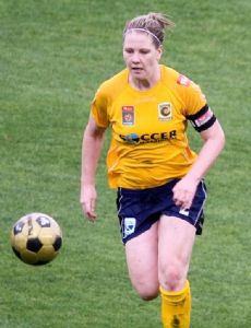 Caitlin Cooper (footballer)