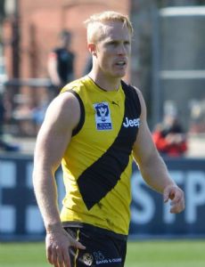 Steven Morris (footballer)