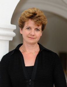 Julia Jones (conductor)